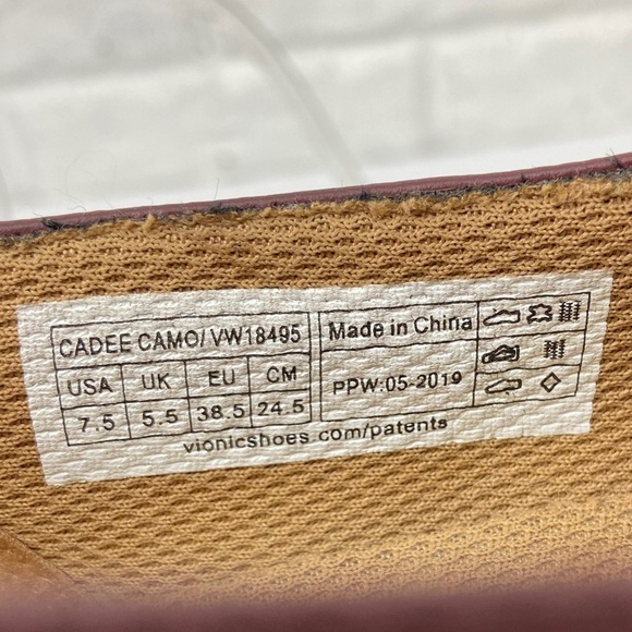 VIONIC Cosmic Cadee Mary Jane Sneaker - Picture 6 of 6